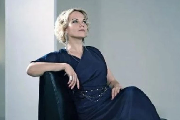 Vesić: Večeras nastupa velika Elina Garanča