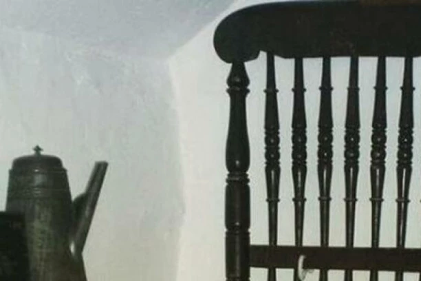 NEKA SMRT DOĐE ONOME KO SE USUDI DA SEDI NA MOJOJ STOLICI: Jeziva priča o kletvi koje se krije iza stolice smrti!