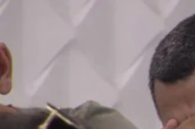 (FOTO) ISPLIVALE PREPISKE KOJE DOKAZUJU DA JE BORA SPAVAO SA MIRELOM: Grlio me, svi su videli da je prisan sa mnom!