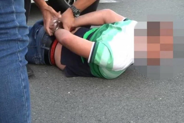 (FOTO) ČISTKA U SAOBRAĆAJNOJ POLICIJI! Načelnik PAO zbog KORUPCIJE: Živeo u zlatnoj vili, uživao u raskošu