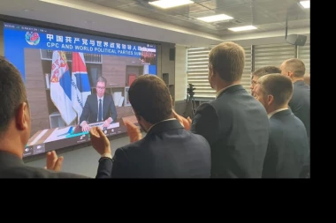 (FOTO) NAKON GOVORA KOJI JE SLUŠALO MILIJARDU LJUDI, VUČIĆ SE PONOVO OGLASIO: Evo šta je poručio predsednik Srbije