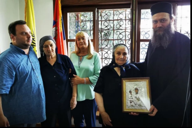 (FOTO) Hilandarska penzija SRPSKIM MAJKAMA sa Kosova i Metohije