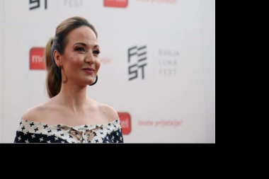 JELENA TOMAŠEVIĆ POKAZALA SVE! Letnji stajling o kom svi pričaju!