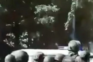 (FOTO/VIDEO) TALAČKA KRIZA U RUSIJI: Muškarac s bombom upao u banku i zarobio tri osobe!