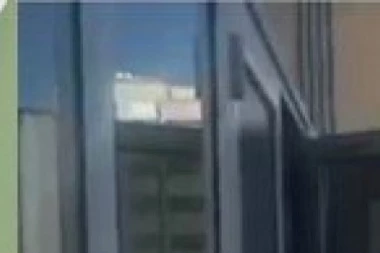 STAMPEDO ZA VAKCINE! U Podgorici totalni haos, zbog malo doza ljudi se gaze i svađaju