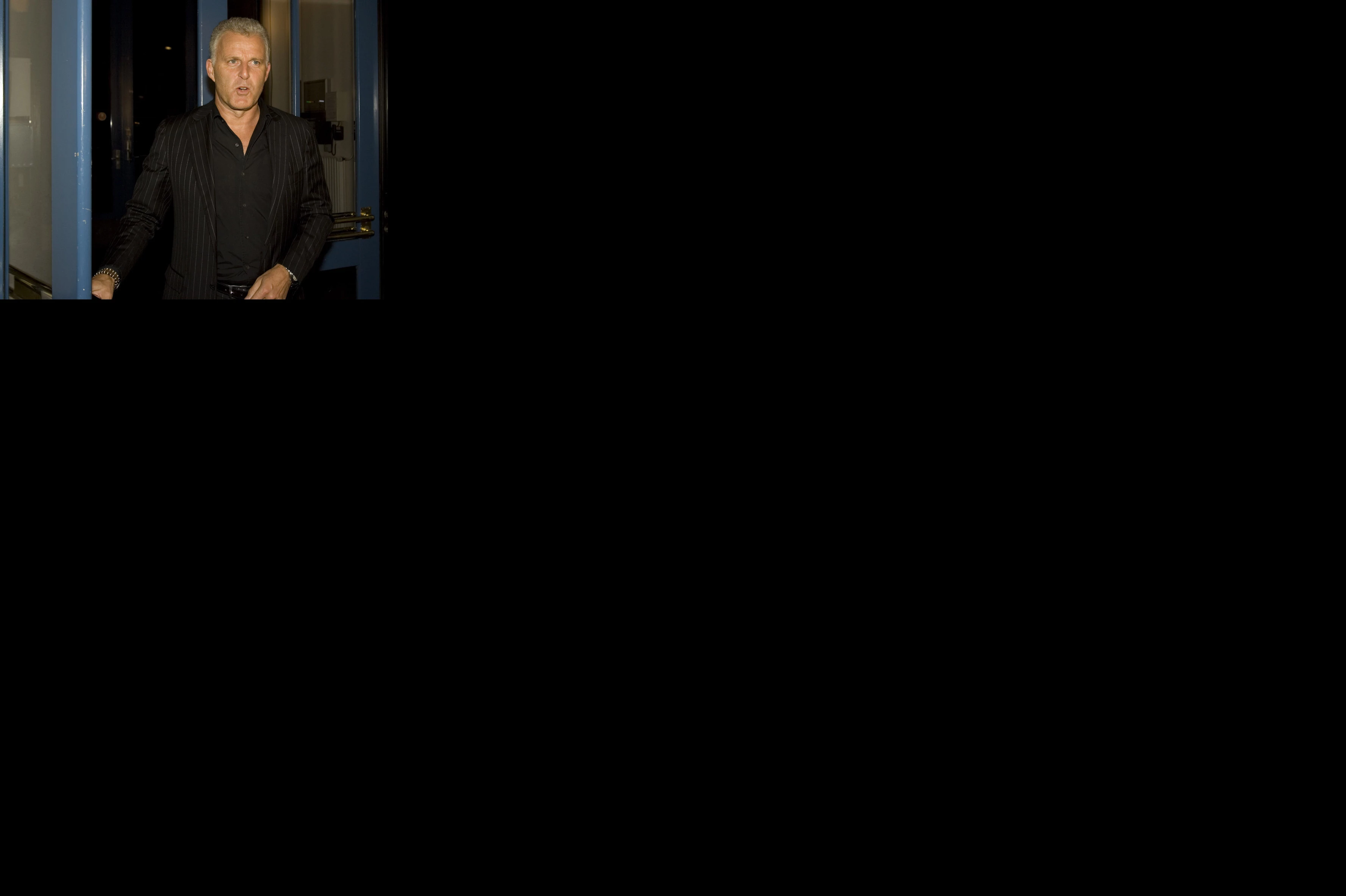 (FOTO) EVO ZAŠTO JE NAJPOZNATIJI NOVINAR CRNE HRONIKE UPUCAN U GLAVU I GRUDI! Razmotava se klupko brutalnog zločina: Objavljene i prve slike ranjenog reportera!