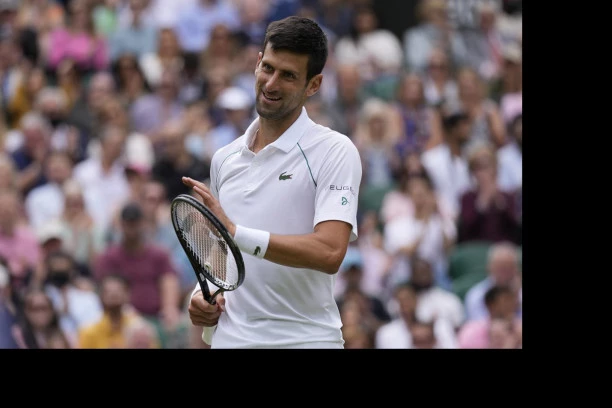 MARATONSKIH PET SETOVA: Novak dobio rivala u polufinalu Vimbldona