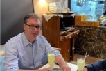 PREDSEDNIK VUČIĆ I SINIŠA MALI IZAŠLI NA PIĆE! Evo i šta piju i ko plaća račun!