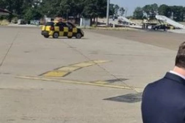 ORBAN I SIJARTO STIGLI U BEOGRAD: Danas sastanak sa predsednikom Vučićem