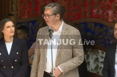 VUČIĆ SA DECOM IZ BiH I HRVATSKE:Čuvajte svoje ime i prezime i vratite se što pre u Beograd(VIDEO)