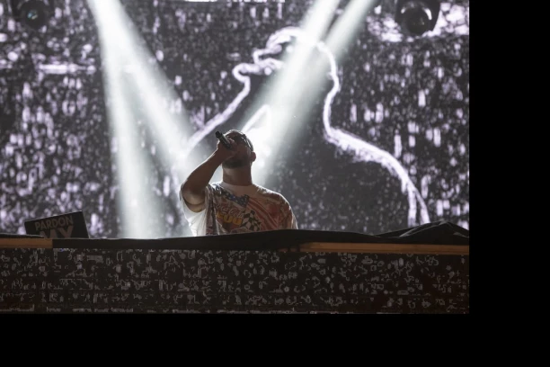 (VIDEO) VATRA NA SCENI, PUBLIKA VRIŠTI: DJ Snake bukvalno ZAPALIO Exit!