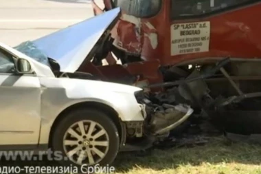 NOVI DETALJI UŽASA U SMEDEREVU: "Pasat" pokušao da izbegne autobus, vozač "Laste" čeka policijsko zadržavanje