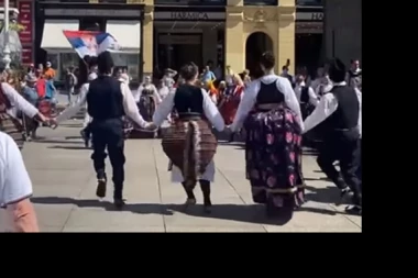 SRPSKA TROBOJKA I KOLO NASRED ZAGREBA! Šok scena na Trgu bana Jelačića! (VIDEO)