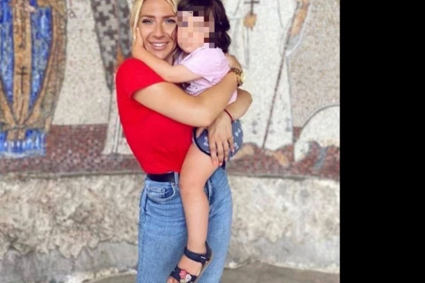 (VIDEO) VELIKO SRCE LEPE VODITELJKE! Jovana Jeremić postala prava senzacija: "Samo Novak Đoković i ja se ovoliko volimo kod dece"