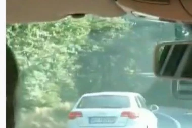 ŽENO, DA  LI SI NORMALNA? Slika se i vozi u kontra smeru, za dlaku izbegla dva udesa (VIDEO)