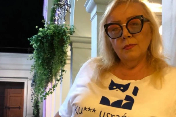 SIN SNEŽANE ĐURIŠIĆ PRAVI LOM GDE GOD DA SE POJAVI: U naletu BESA zveknuo ŠAMARČINU Zorici Marković, pevačica nije mogla da se OPASULJI!