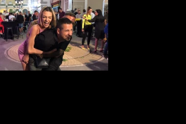 (VIDEO) RED POMIRENJA, RED SUZA: Đedović i Tara oči u oči, izgrlili se, a onda nastao HAOS, POBEGLA PLAČUĆI!