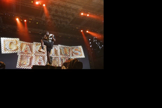 (VIDEO) OVAKO SE TO RADI : Najbolji košarkaš medju reperima zadao domaći mnogim izvodjacima!