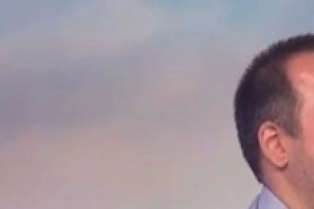 (VIDEO) POPOVIĆ NA ĐILASOVOJ TV BEZ DLAKE NA JEZIKU OPLEO PO TAJKUNU: Njegove ideje o uređivanju RTS-a su OPASNE!