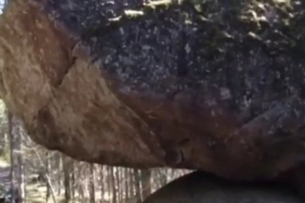 MISTERIJA KAMENA KOJI NIKO NE MOŽE DA POMERI 11.000 GODINA! Za Kummakivi gravitacija ne postoji!