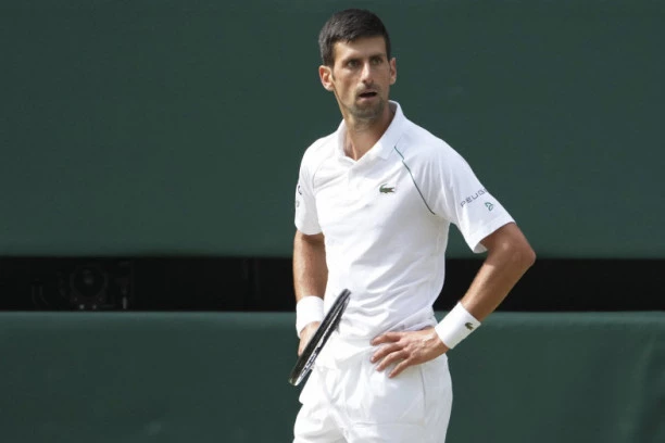 NOVI UDAR NA NOVAKA SA PRLJAVOG ZAPADA  Za Britanca Đoković NIJE ni u TOP 3!