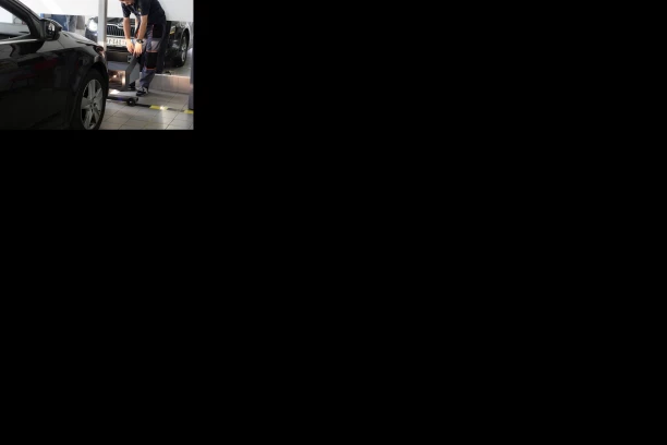 Da li su ogrebotine i tečnost za staklo razlog da vas vrate sa tehničkog? Načelnik Arsov REŠIO DILEMU!