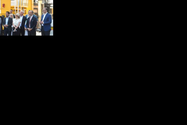 (VIDEO) PREDSEDNIK SRBIJE U KLADOVU! Vučić obilazi hidroelektranu Đerdap: Borićemo se za veće plate!