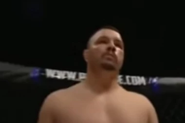 AMERIKA U ŠOKU: MMA rekorder pronađen MRTAV u zatvorskoj ćeliji, suočavao se sa GNUSNIM optužbama!