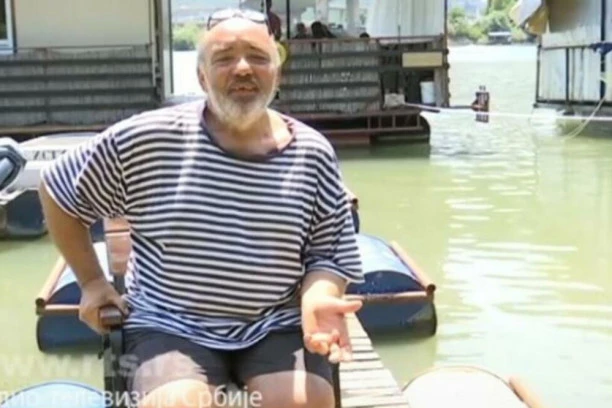 LJUBOMIR 40 GODINA ŽIVI NA ADI CIGANLIJI: Splavovi skuplji od vikendica a JEDNA stvar mu samo smeta