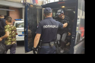 (FOTO) POLICIJSKA AKCIJA U BEOGRADU: Pronađeno 39 ilegalnih migranata, sprovedeni u prihvatne centre