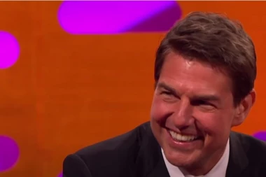 TOM KRUZ POTPUNO OTEČEN: Svi se pitaju šta se desilo legendarnom glumcu! (VIDEO)