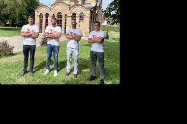 DELEGACIJA ZVEZDE POSETILA GRAČANICU: Rađen POČASTVOVAN - uputio POZIV deci sa KiM!