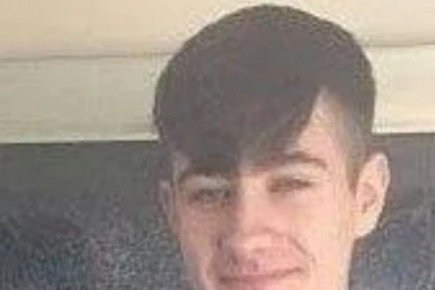 (FOTO) NIJE POKAZAO ZNAKE KAJANJA: Otkriven identitet tinejdžera SILOVATELJA koji je DAVIO i napastvovao tri DEVOJČICE!