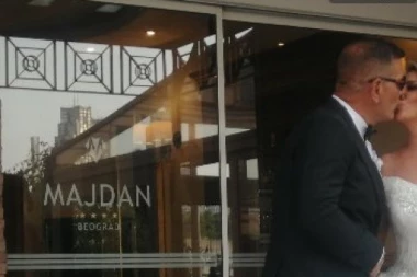 (VIDEO) ZABLISTALA DRUGI PUT U VENČANICI: Biljana sa Aleksandrom odigrala prvi ples mladenaca, a OVAJ detalj će vas ŠOKIRATI!