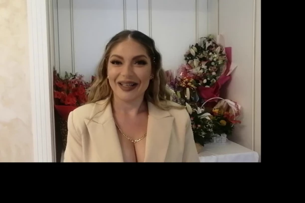 ŠOK! Vanja Mijatović pokazala svoje PRAVO lice, pogledajte kako pevačica izgleda bez FOTOŠOPA! (FOTO)