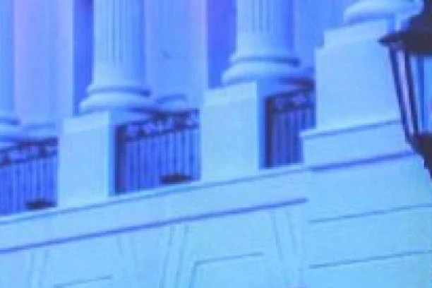 (FOTO) BACILA SVE SA SEBE, OSTAVILA SAMO PERJE DA BLJESNE NA NAGOM TELU: Maja Marinković puca od OBLINA, A VIDITE ŠTA IMA NA INTIMNOJ REGIJI!