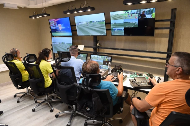 REVOLUCIJA U NEMAČKOJ: Bundesliga uvodi VAR aplikaciju za navijače na stadionima!