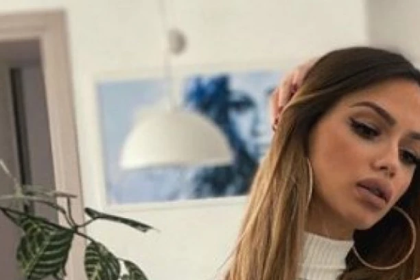 KAD ONA DIGNE NOGU, LJUDI ODLEPE: Prelepa Sara ostavila tekvondo, a njene VIDEO SNIMKE zna CELA SRBIJA!