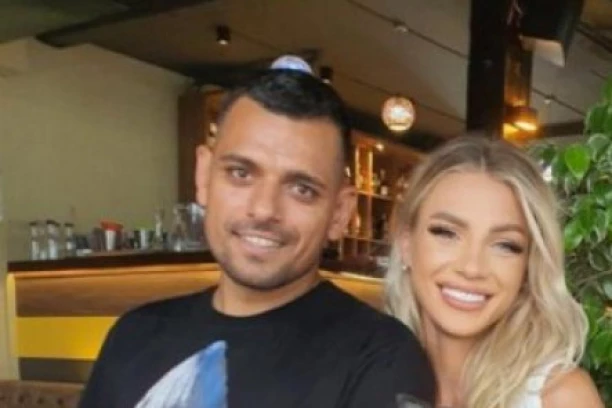 BORA SANTANA VERIO MILICU KEMEZ! Romantična večera za Dan zaljubljenih, na ruci bivše zadrugarke zasijao DIJAMANT! (FOTO)