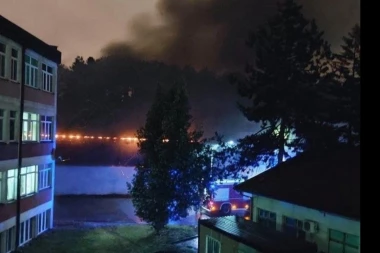 (FOTO) POŽAR U LOZNIČKOJ BOLNICI: Vatra PROGUTALA sanitete, velika materijalna šteta!