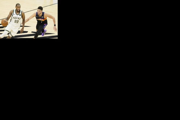 PRVI BREJK U FINALU: Milvoki na korak od TITULE