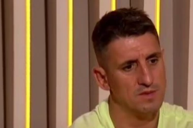 (VIDEO) ISPLIVAO EKSPLICITNI SNIMAK KRISTIJANA I KRISTINE: Golubović potpuno go, dok mu devojka radi OVO!