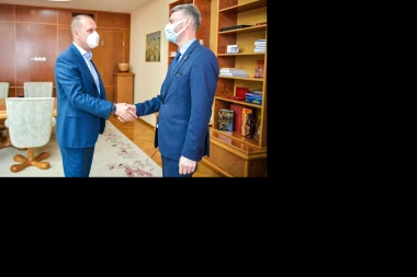 MINISTAR ZDRAVLJA SA PREMIJEROM KANTONA SARAJEVO: 2.000 zdravstvenih radnika dobilo vaučere za boravak u Sarajevu