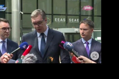 (VIDEO) Predsednik Vučić direktno iz Brisela nakon sastanka: Oni samo sebe vide kao žrtvu a nas kao zločince