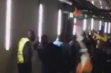 POHAPŠENO OSAM IGRAČA VELIKANA: Opšti HAOS - suzavac u svlačionici, tuča u tunelu, SKANDAL kakav se ne pamti!