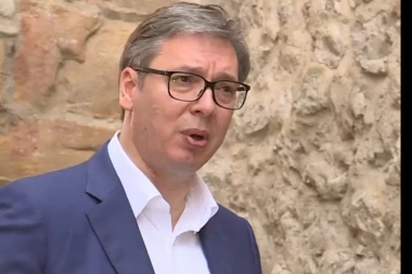 PREDSEDNIK VUČIĆ O NAPADIMA OPOZICIJE: Kada su oni JAVNO POKAZIVALI SLIKE Kuma i Spasojevića tada nisu tražili da gase RTS!
