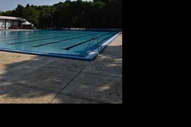 DEČAK KOJI JE GURNUO DRUGA U BAZEN NEĆE KRIVIČNO  ODGOVARATI: Tragedija u Odžacima letos je zaprepastila Srbiju