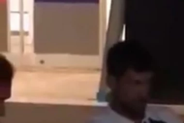 (VIDEO) SNIMAK KOJI SE ŠIRI DRUŠTVENIM MREŽAMA: Šta radi Novak Đoković u KASNE SATE u olimpijskom selu?!
