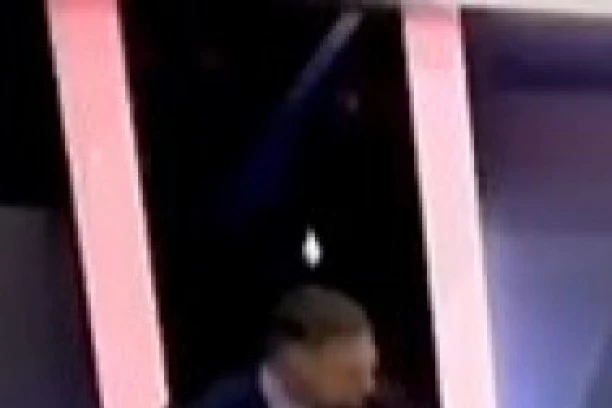 (VIDEO) SKANDAL U EMISIJI UŽIVO! Političari se potukli za vreme diskusije: Leva, desna i DŽUDO zahvat