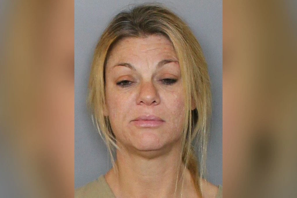 ODMAH POZVAO POLICIJU: Vratio se kući od lekara, a onda je video ŠTA nepoznata žena radi u njegovom bazenu i PRESEKAO SE!